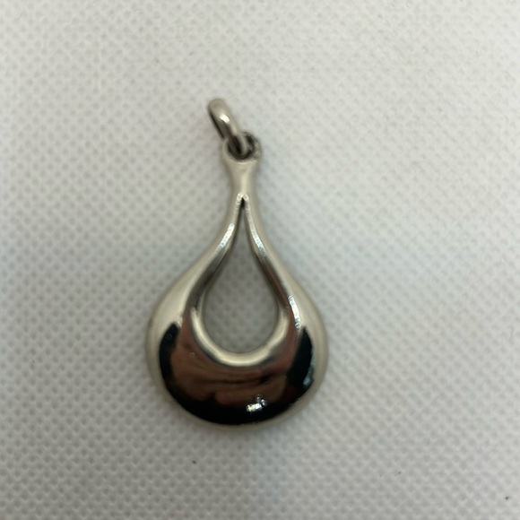 P and M Paris- Vintage Costume Jewelry Pendant - Picture 1 of 10